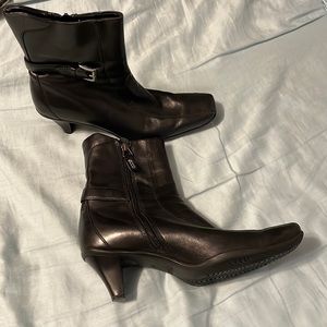 Ecco size 36 black boots